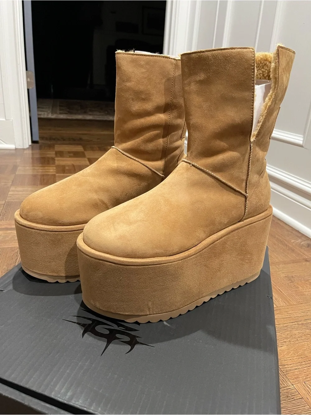 DOLLS KILL ATMOSPHERE FLEECE LINED SUEDE PLATFORM BOOTS DW21-416 US 8 BROWN NWT - Picture 1 of 10